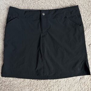 The North Face TNFAPEX Black Skort, Size 8